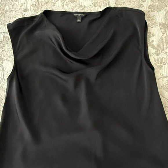 BANANA REPUBLIC BLACK SATIN SLEEVELESS  TOP size L - Picture 2 of 9
